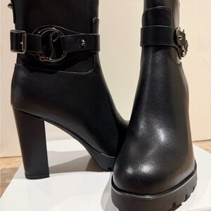 Chic Black Heeled Boots for Women